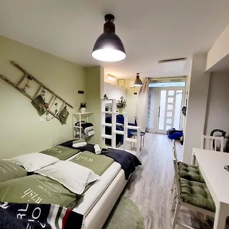 Апартаменты Courtyard Under The Castle *
