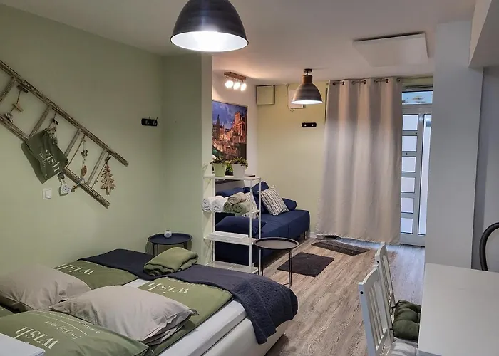 Courtyard Under The Castle Apartman *