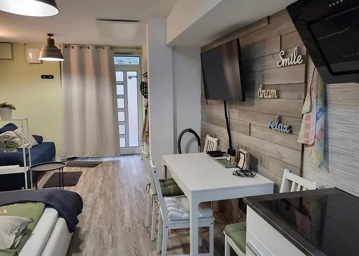 Apartma Courtyard Under The Castle